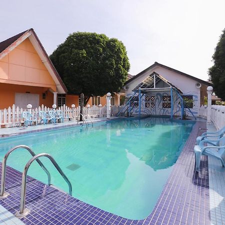 Oyo 8966 Dee Wana Resort 1 Pasir Puteh Extérieur photo
